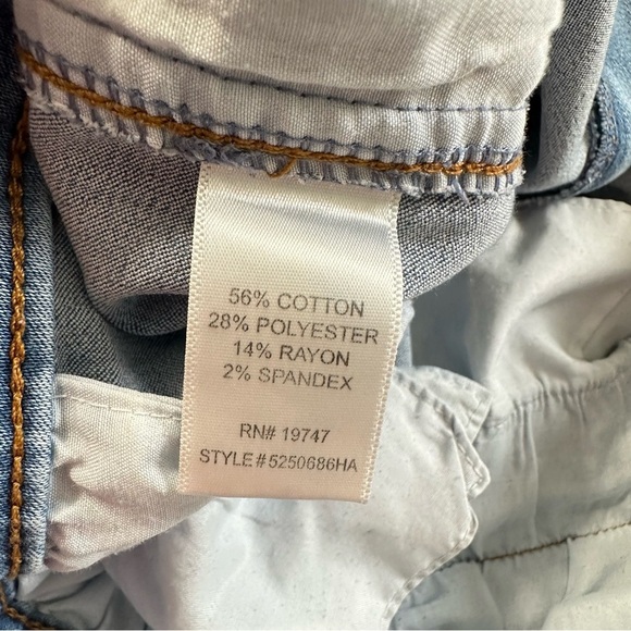 Magnolia Stretchy Sky Blue Denim Shorts - Picture 9 of 10